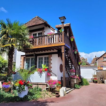 Gite Le Balcon Flaubert Forges-les-Eaux Kültér fotó