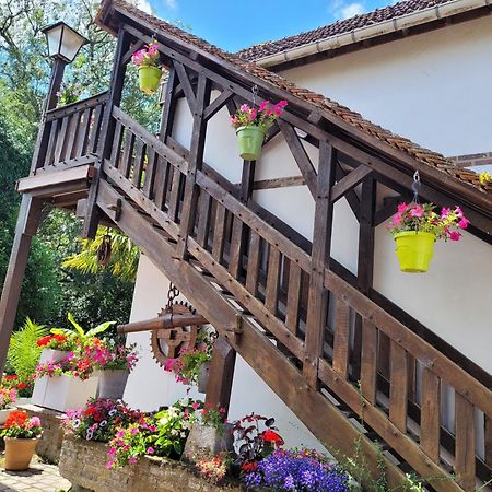 Gite Le Balcon Flaubert Forges-les-Eaux Kültér fotó