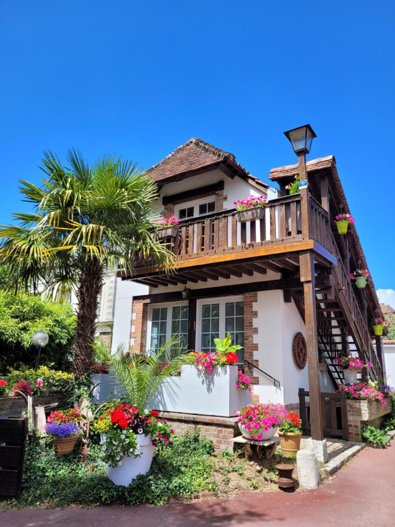 Gite Le Balcon Flaubert Forges-les-Eaux Kültér fotó
